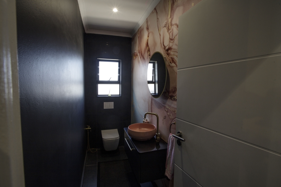 4 Bedroom Property for Sale in Loevenstein Western Cape